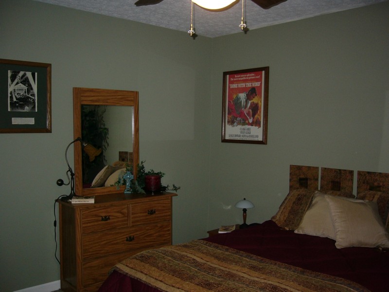 Guestroom 3.JPG